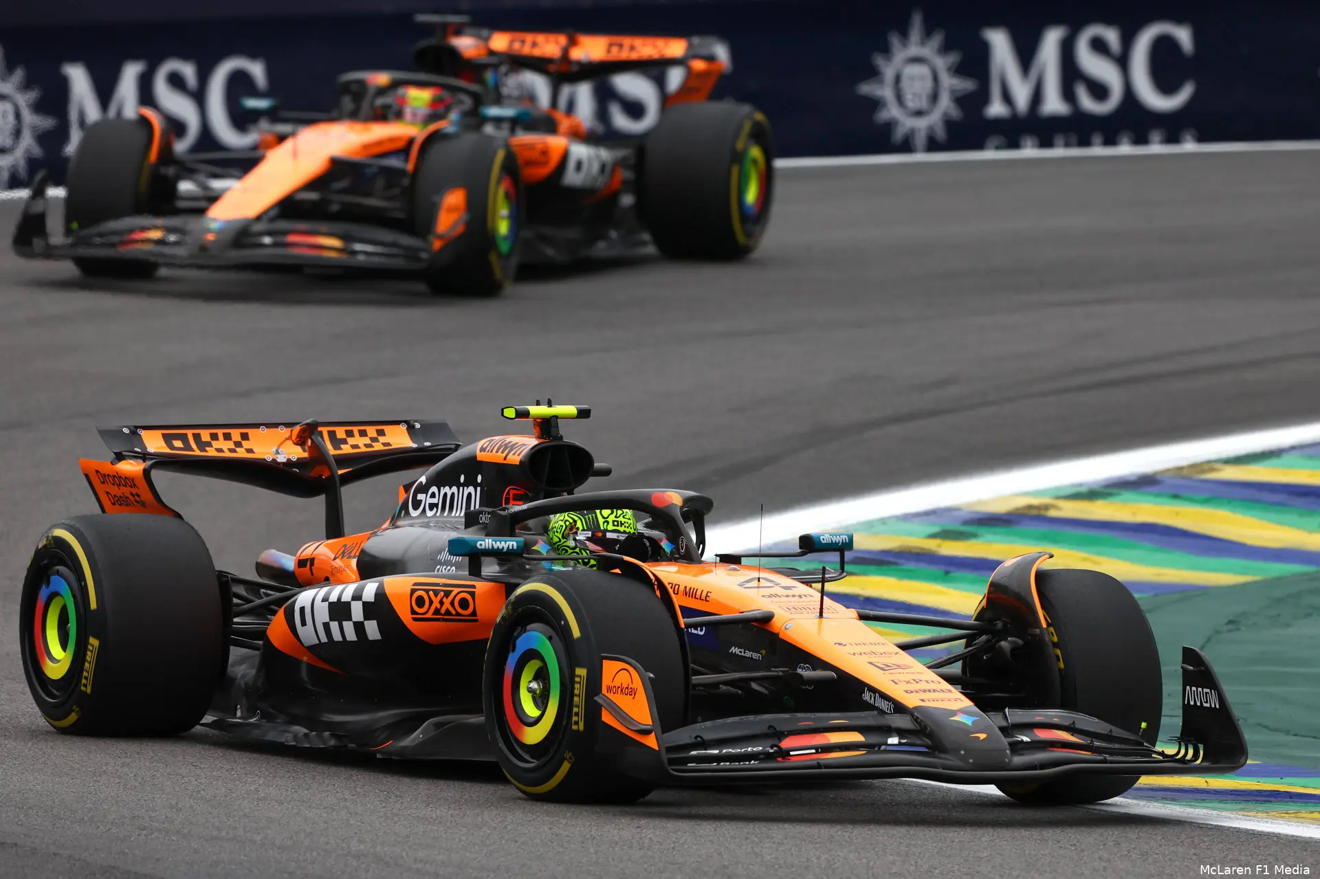 oscar-piastri-lando-norris-mclaren-gp-sao-paulo-brazilie-2025-zondag