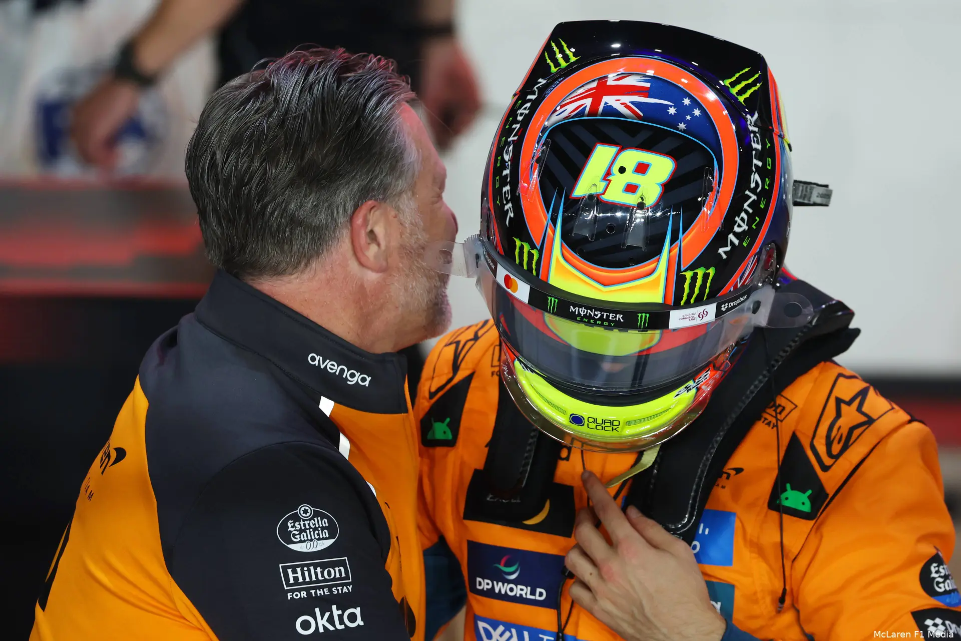 oscar-piastri-mclaren-gp-qatar-vrijdag-2025-zak-brown-3