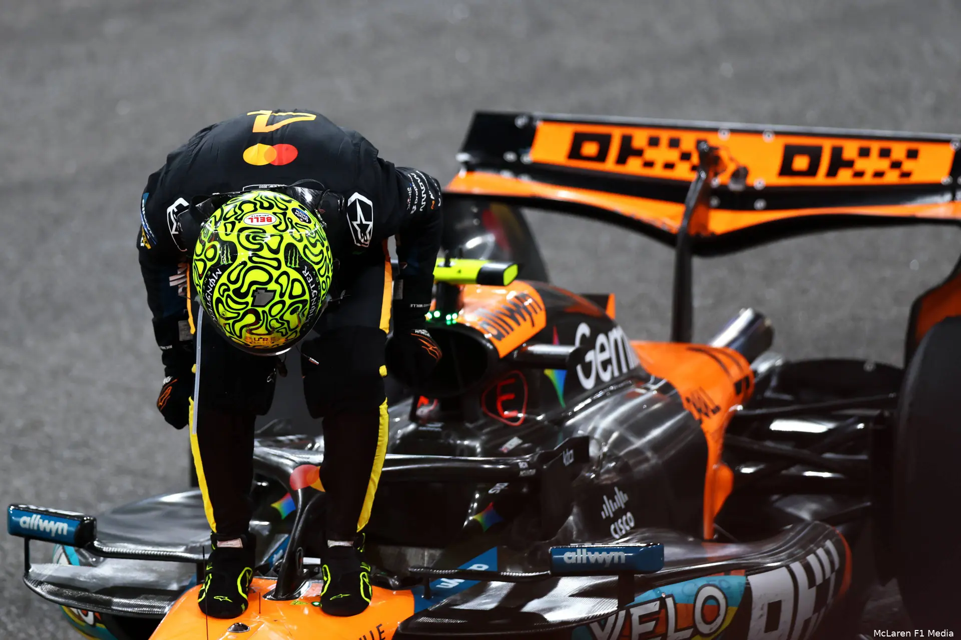 lando-norris-mclaren-gp-abu-dhabi-2025-zondag-3