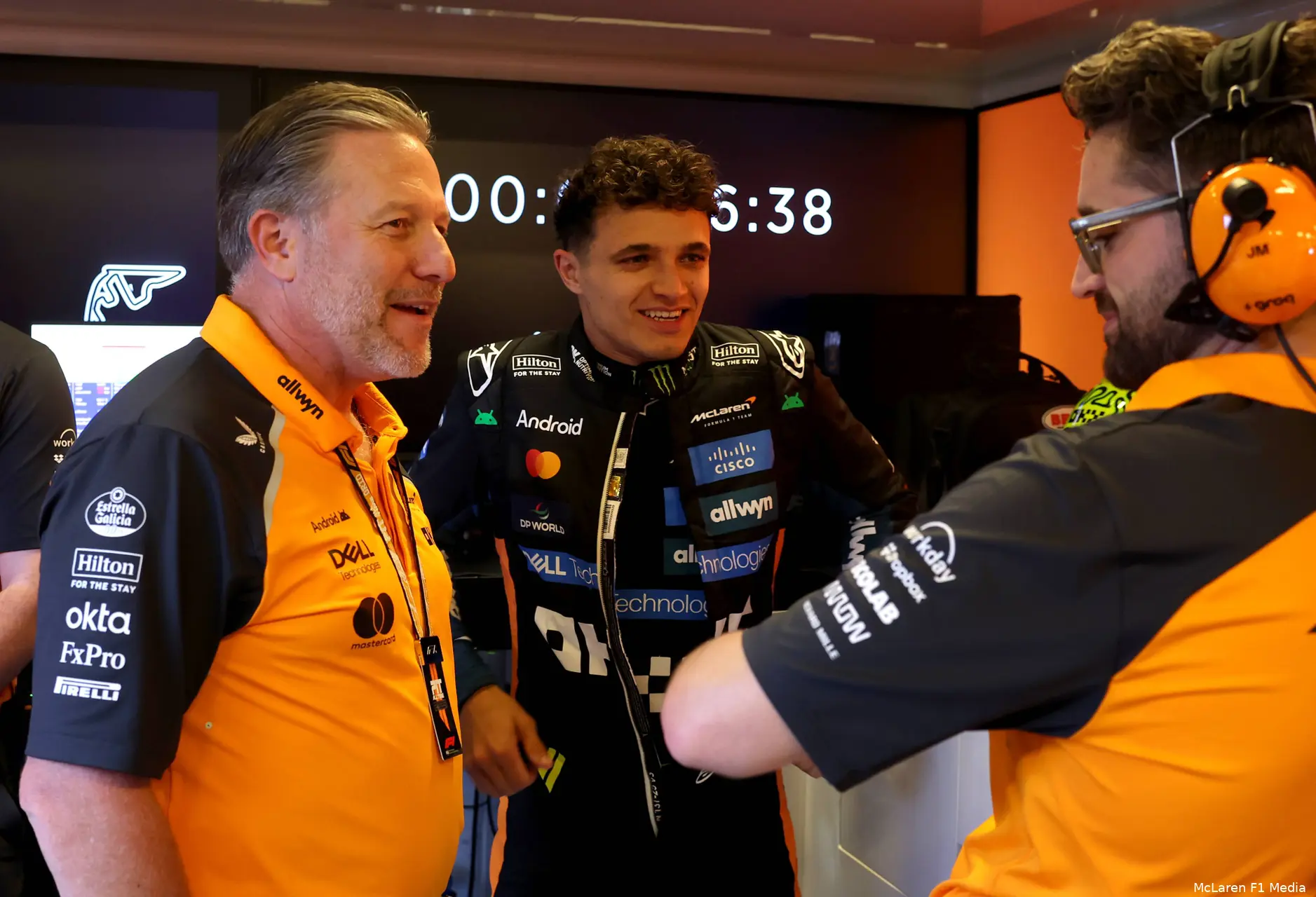 zak-brown-lando-norris-mclaren-gp-abu-dhabi-2025-zaterdag