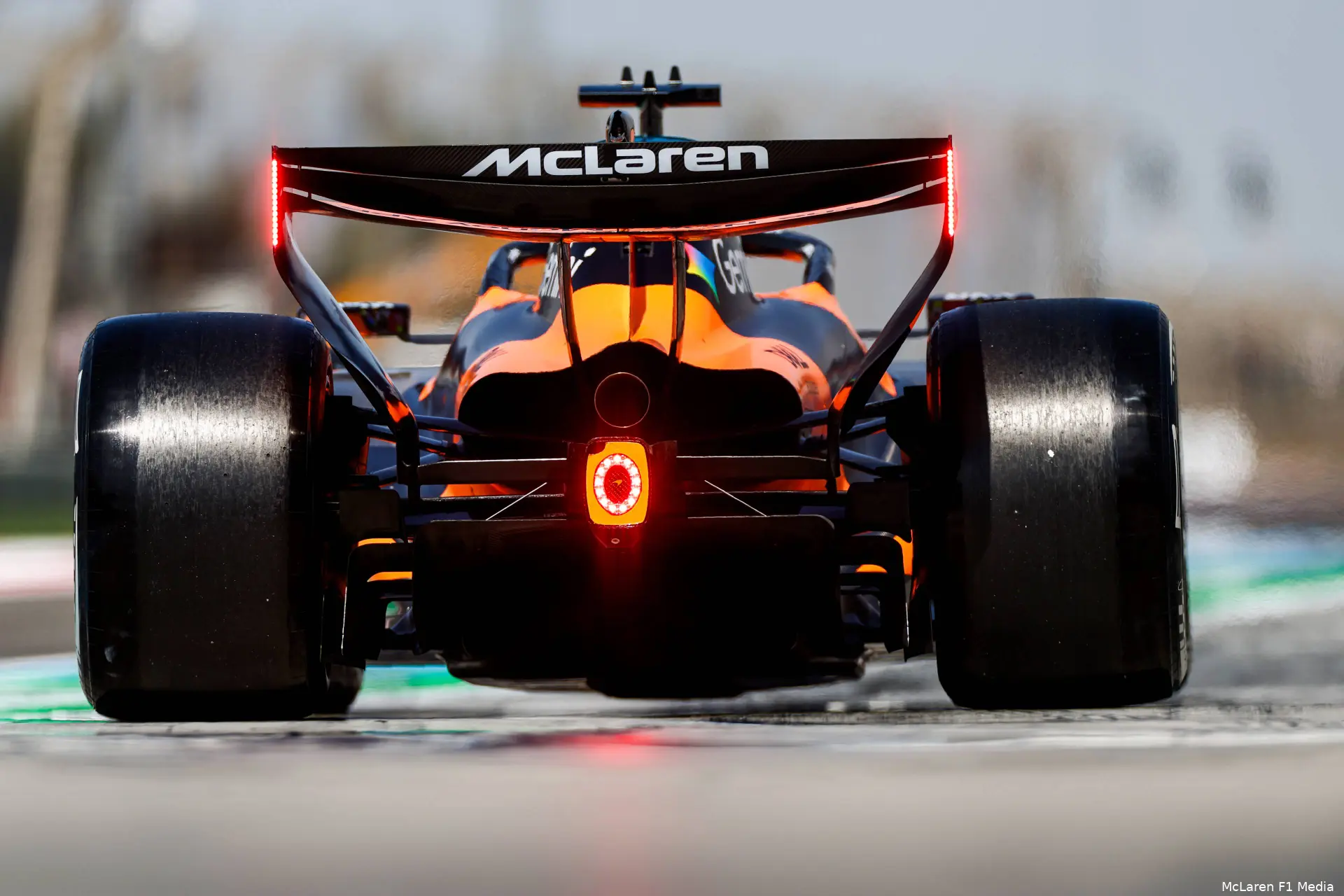 mclaren-oscar-piastri-mcl40-wintertest-bahrein-1