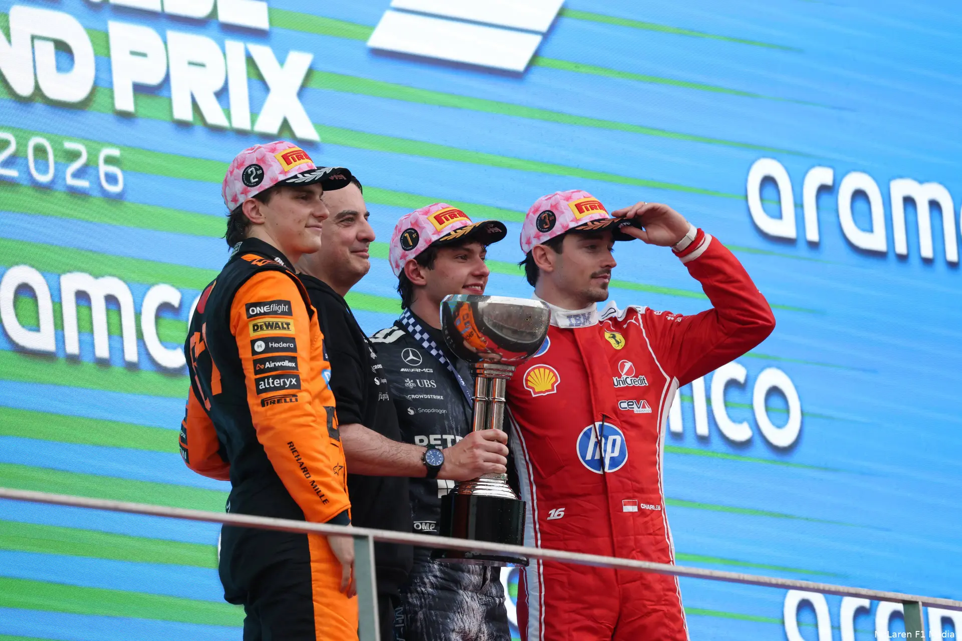 oscar-piastri-mclaren-charles-leclerc-ferrari-mercedes-andrea-kimi-antonelli-gp-japan-2026-zondag-podium