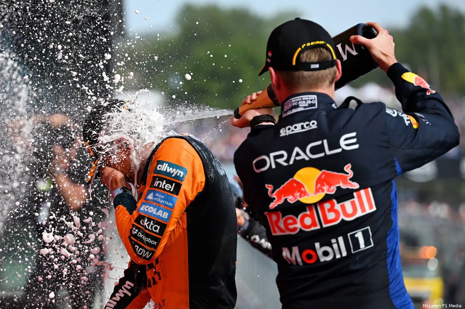 lando-norris-mclaren-gp-hongarije-2026-zondag-podium-max-verstappen-3