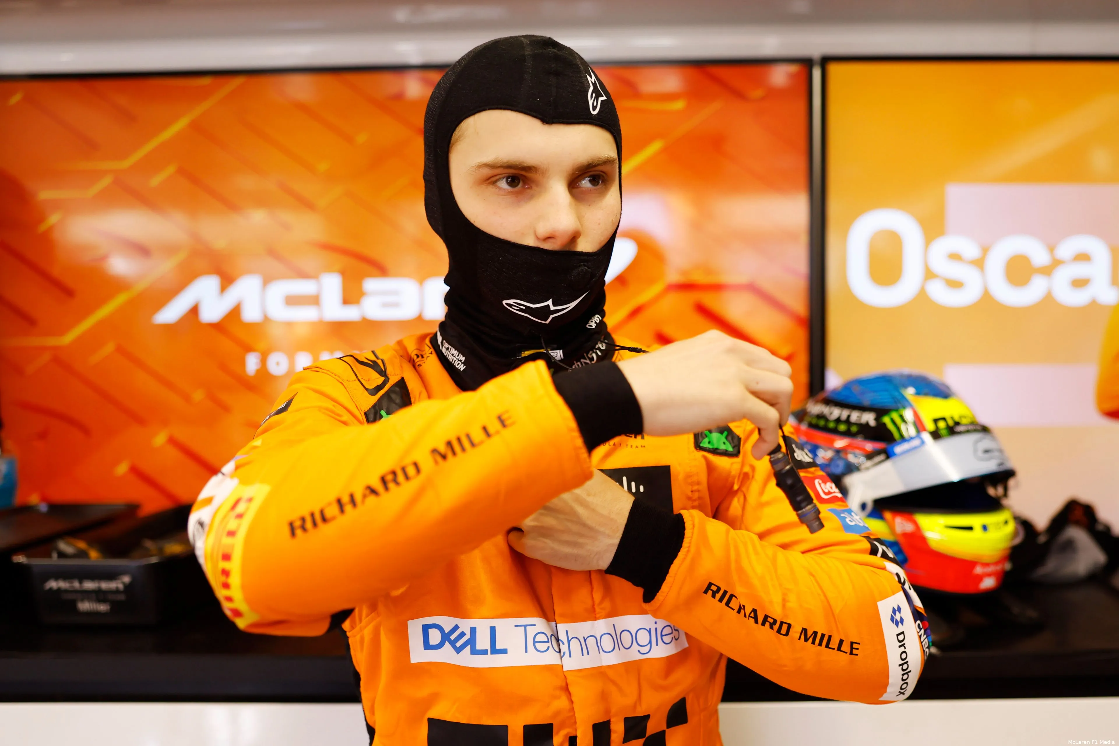 oscar piastri mclaren helm hongarije