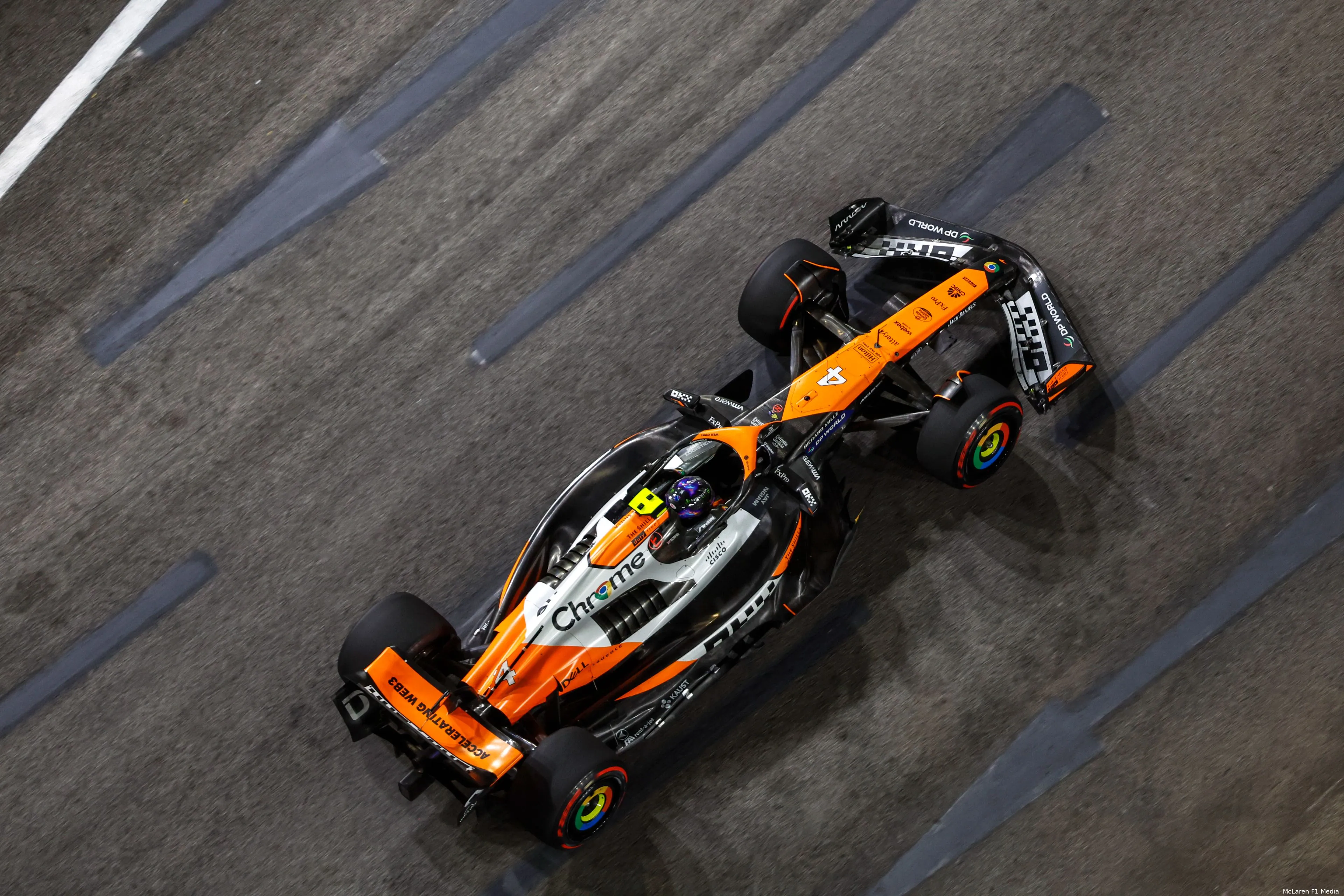 singapore mclaren vrijdag livery lando norris 15