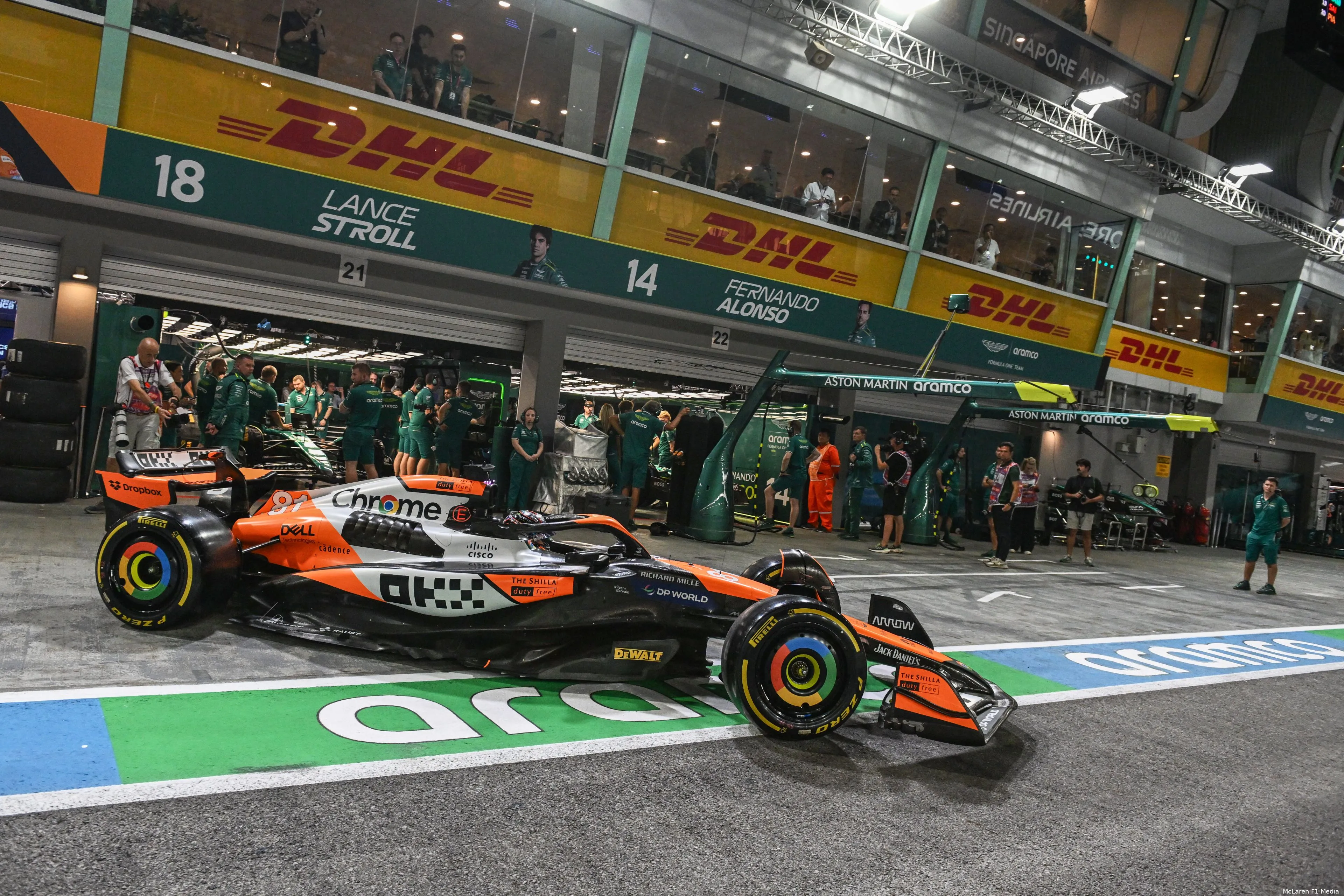 singapore mclaren vrijdag livery oscar piastri 13