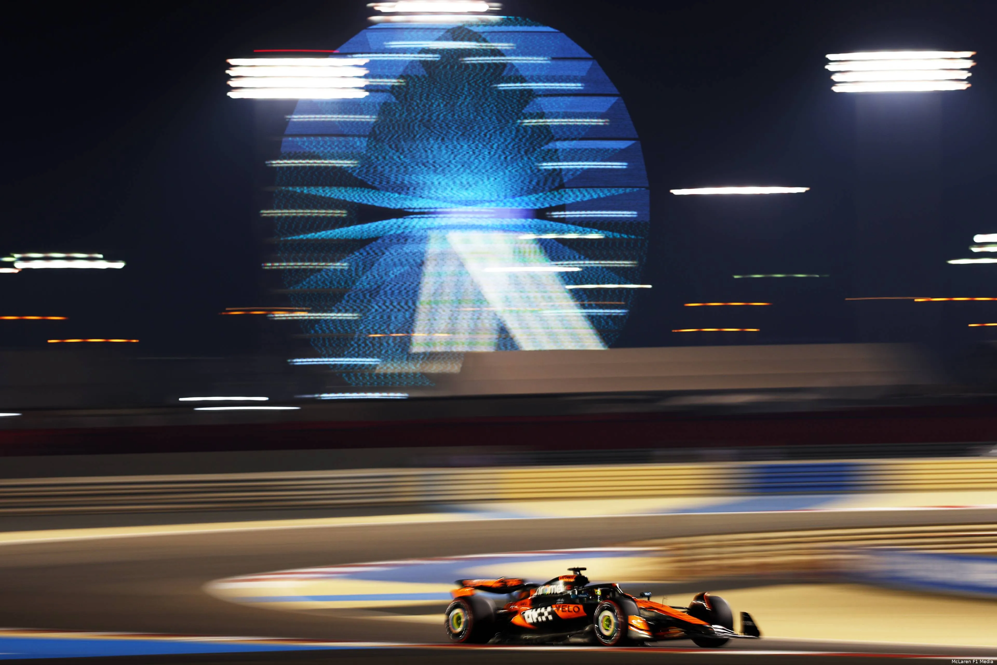 oscar piastri mclaren 2025 vrijdag bahrein