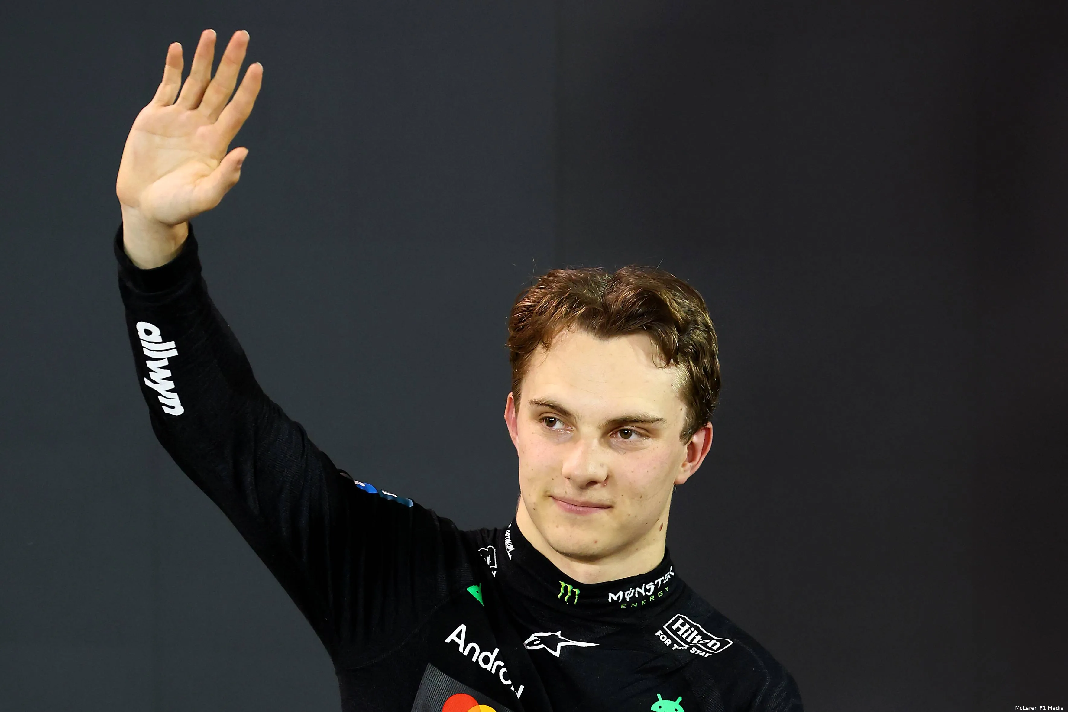 oscar piastri pole position zaterdag mclaren bahrein 2025