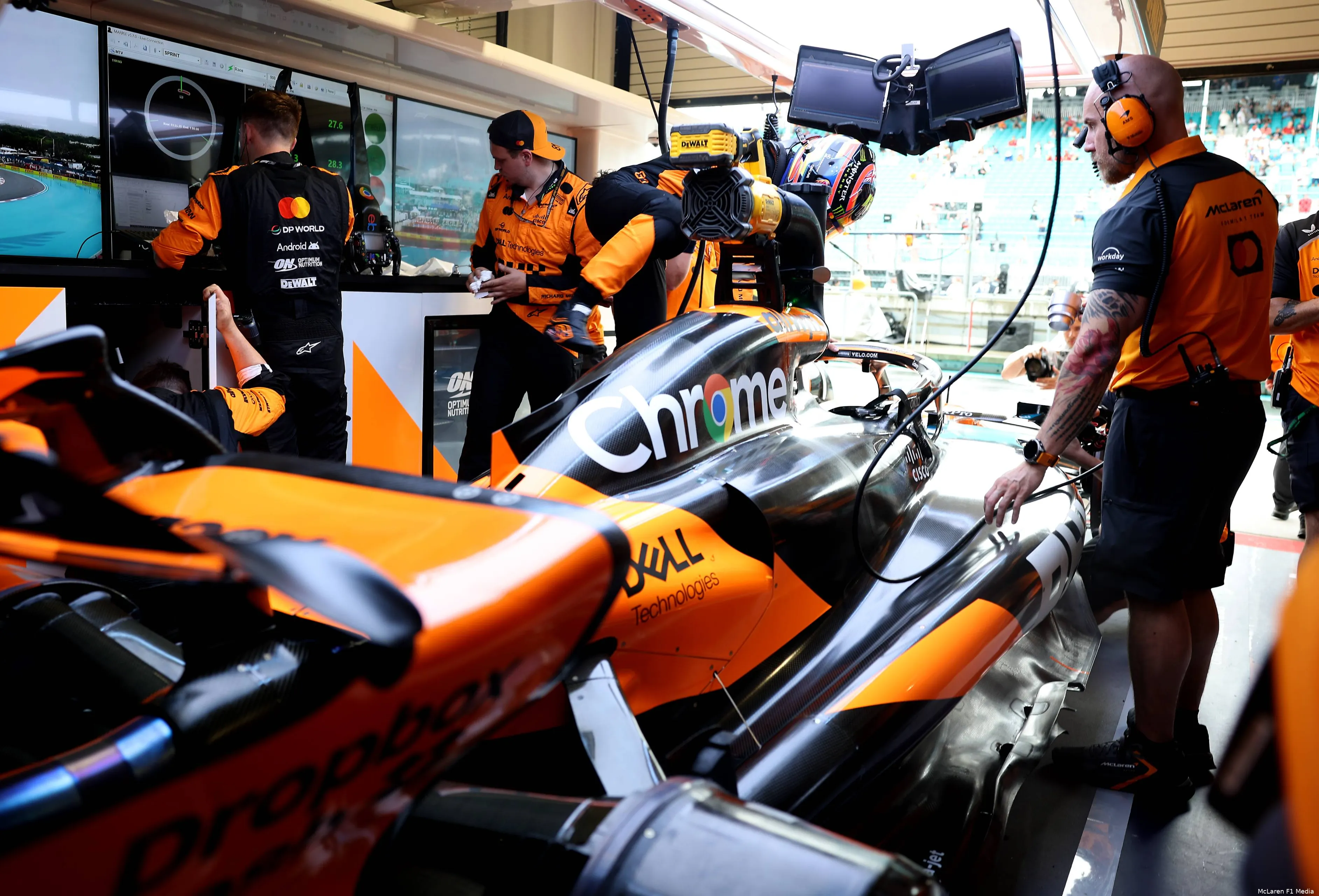 oscar piastri mclaren 2025 miami