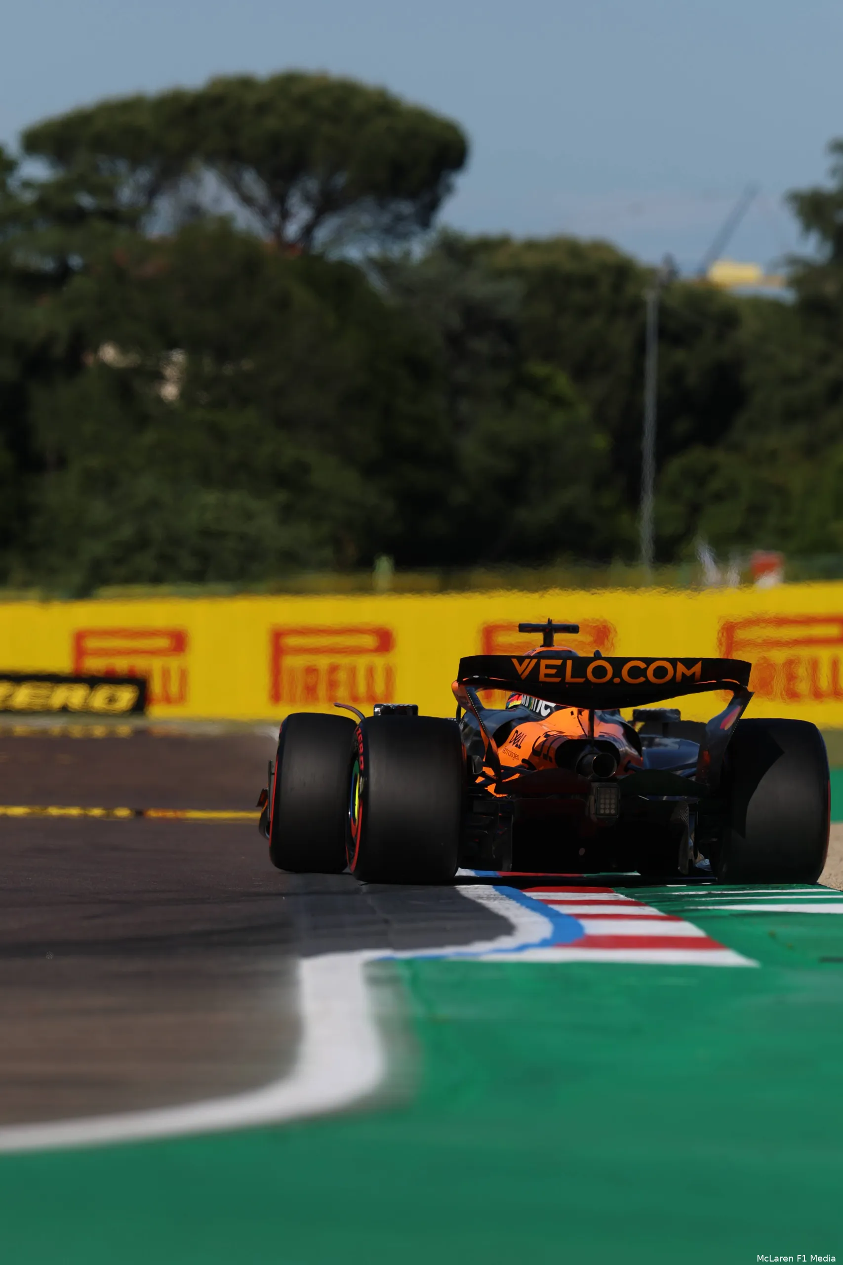 oscar piastri mclaren mcl39 imola 2025 1 mooi achtervleugel