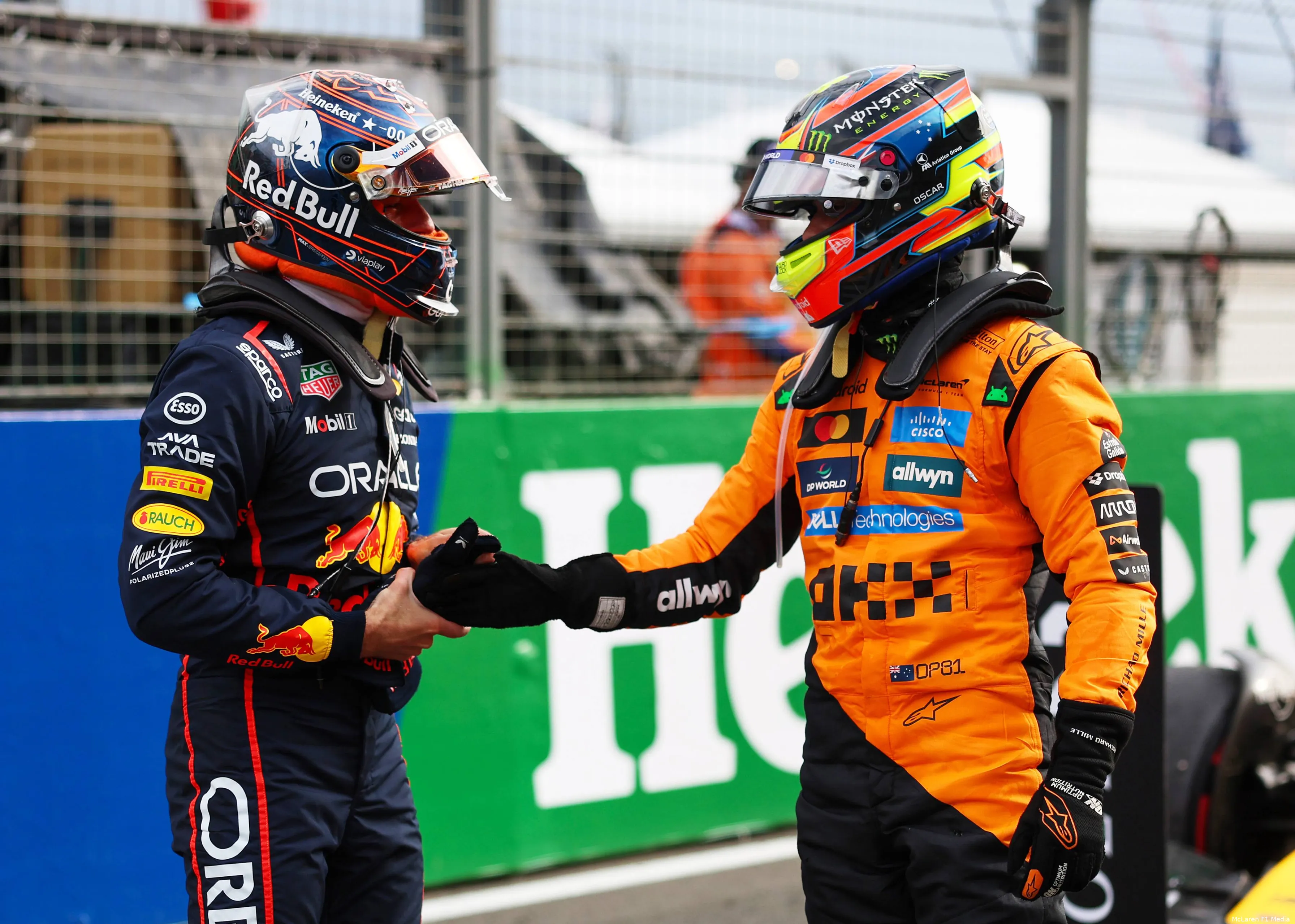 oscar-piastri-mclaren-max-verstappen-red-bull-racing-gp-nederland-2025-zondag-4