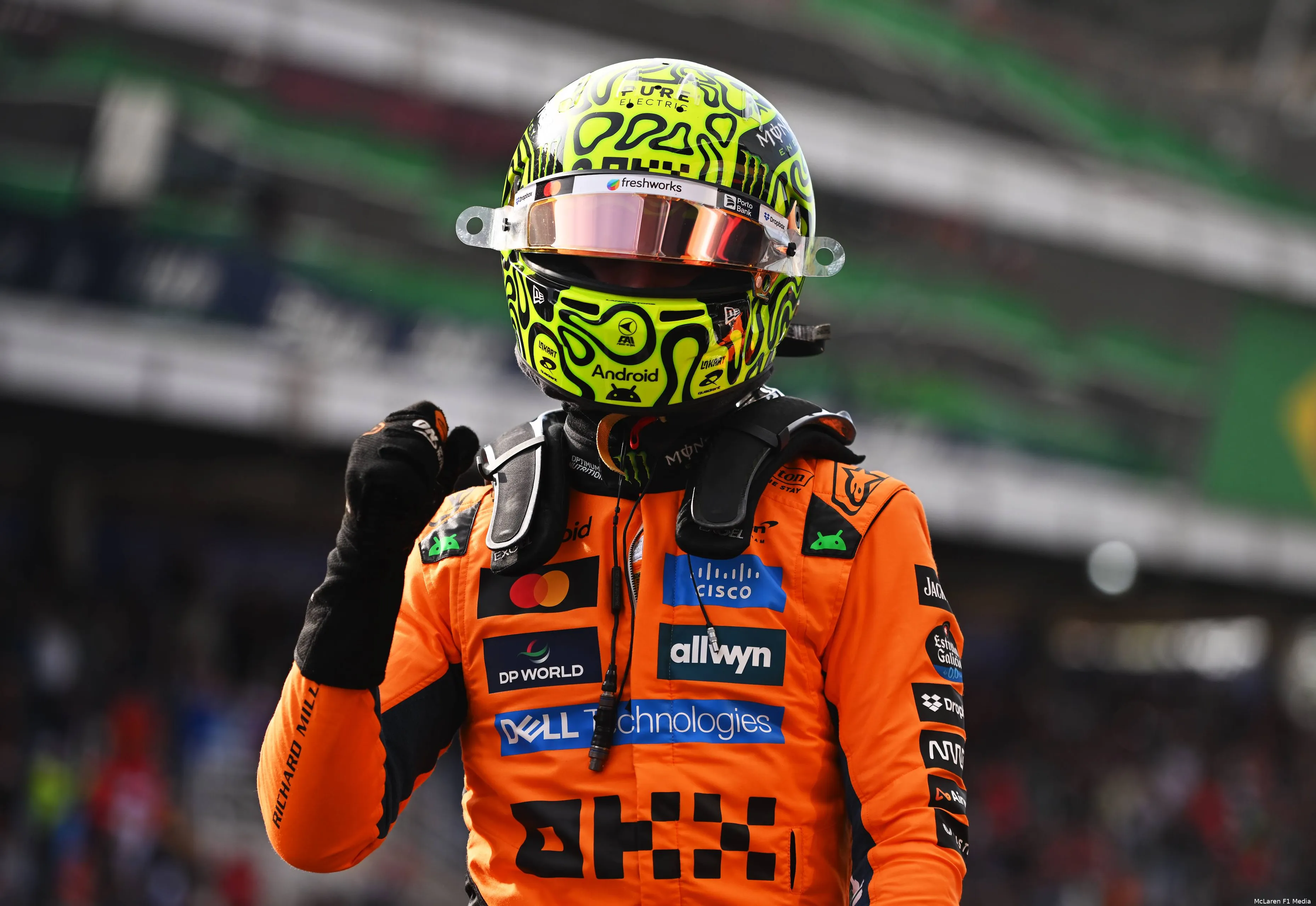 lando-norris-mclaren-brazilie-vrijdag (38)