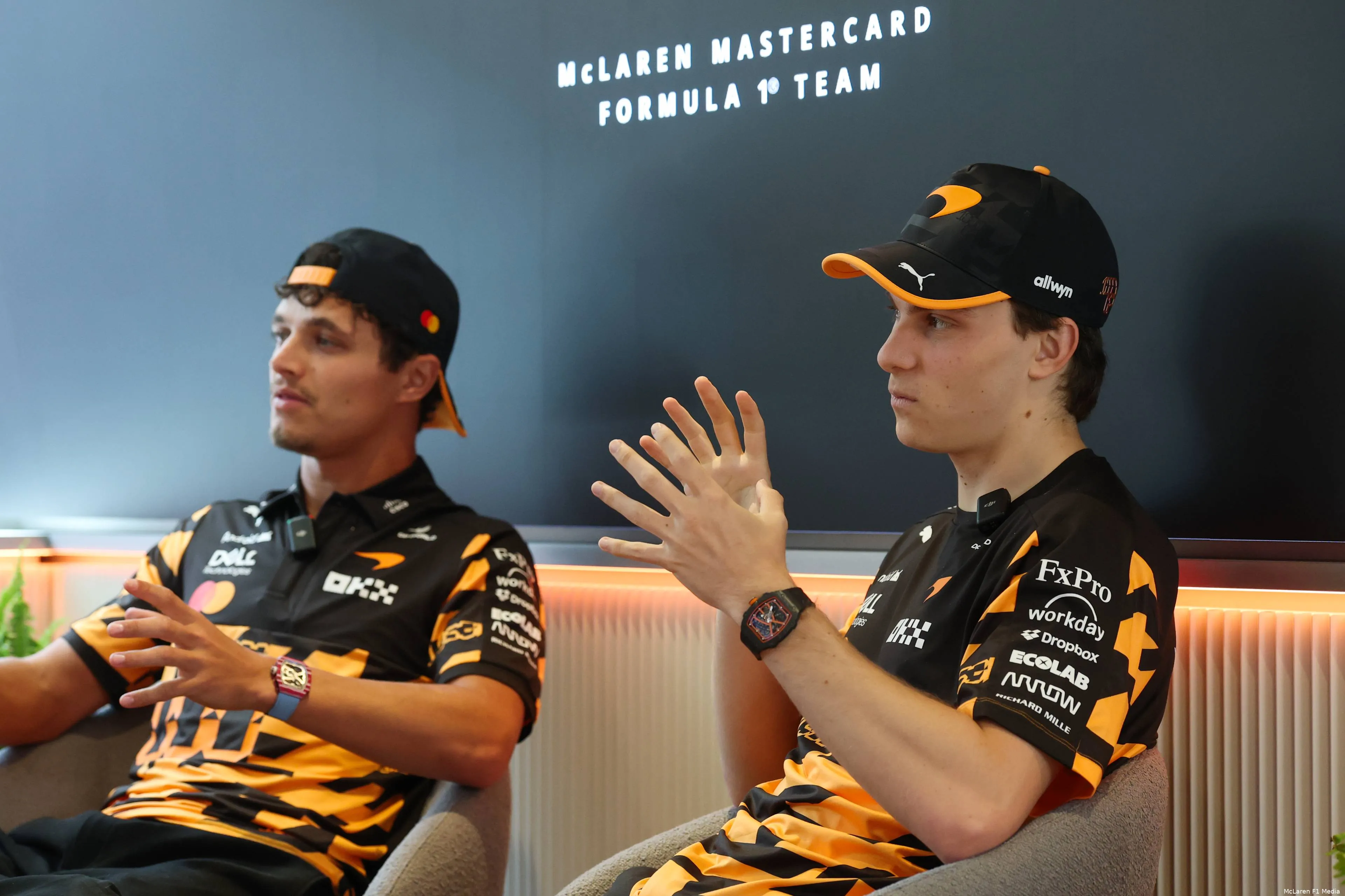 lando-norris-oscar-piastri-mclaren-barcelona-vrijdag (3)
