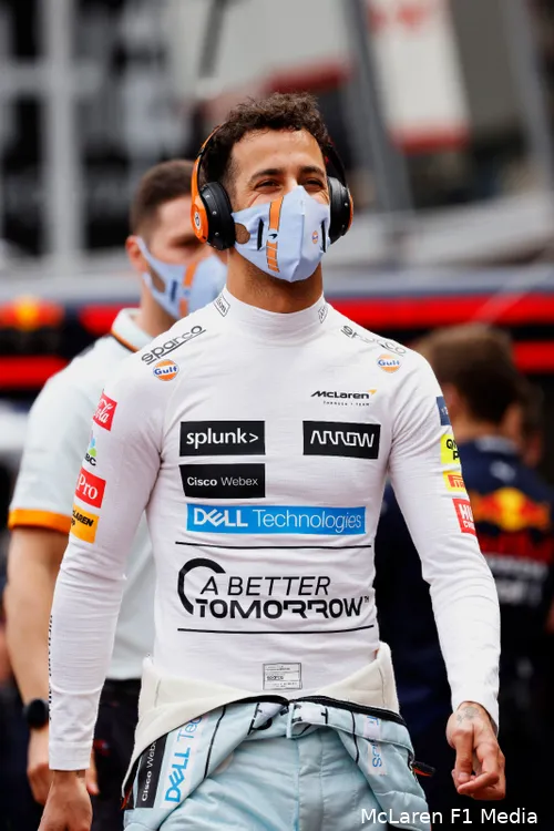 Daniel Ricciardo kon in Monaco blijven lachen ondanks dat hij het hele weekend overschaduwd werd door teamgenoot Lando Norris. (Foto: McLaren F1 Media)
