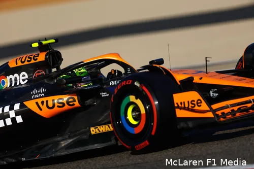 Het lijkt erop alsof McLaren nog wat achterloopt, maar volgens Stella verloopt alles precies volgens plan. (Foto: McLaren F1 Media)