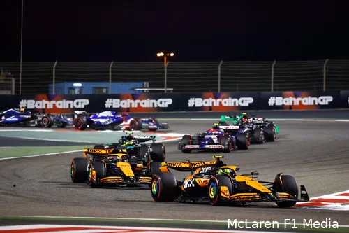 Het team van McLaren maakte tijdens de Grand Prix van Bahrein een aantal waardevolle fouten. (Foto: McLaren F1 Media)