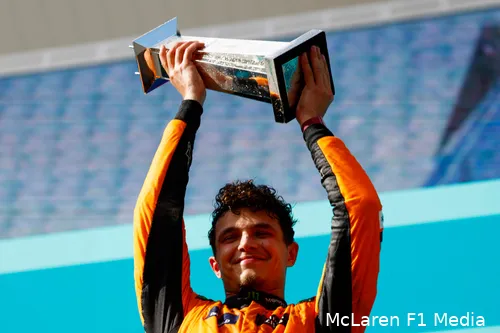 Norris profiteerde in Miami van een grote fout van de wedstrijdleiding en pakte na 110 races eindelijk zijn eerste F1-zege. (Foto: McLaren F1 Media)