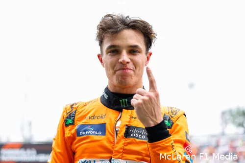 lando norris pole blij vinger kwalificatie hongarije