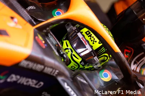 lando norris mclaren 2024 mcl38 regenrace brazilie