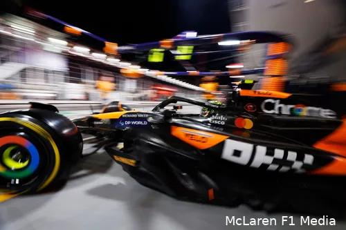 <i>Norris rijdt in de sprintrace weer op de mediums.</i>