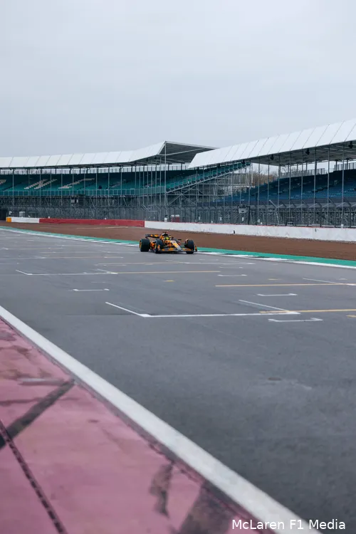 <i>De MCL39 op Silverstone.</i>