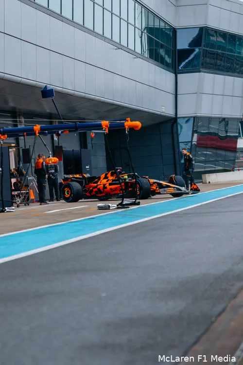 <i>De nieuwe auto van McLaren, de MCL39.</i>
