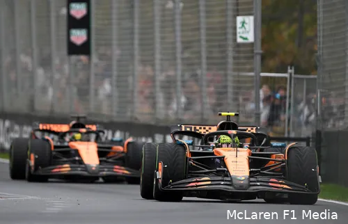 oscar piastri lando norris mclaren gp australie zondag 2025
