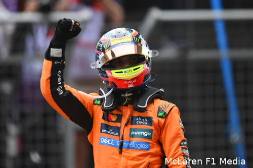 oscar piastri win china 2025 mclaren