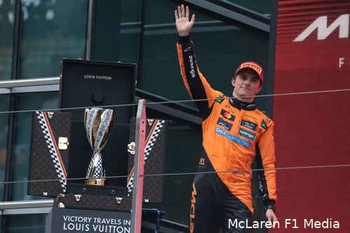 oscar piastri win china 2025 mclaren