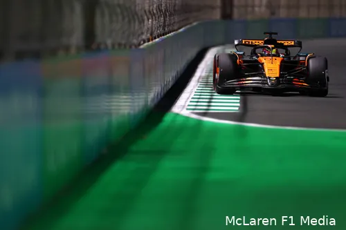 <i>Waarom McLaren zo weinig winst maakt richting de kwalificatie is een mysterie.</i>