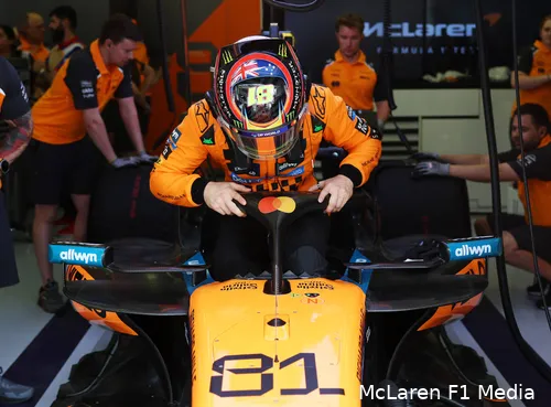 oscar piastri mclaren 2025 vrijdag bahrein