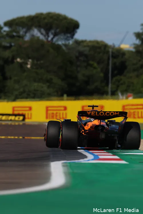 <i>De veelbesproken achtervleugel van McLaren.</i>