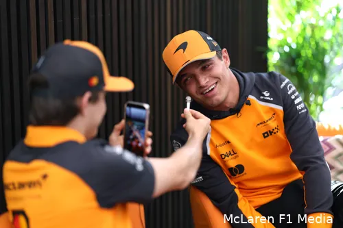 lando-norris-oscar-piastri-donderdag-hongarije-2025