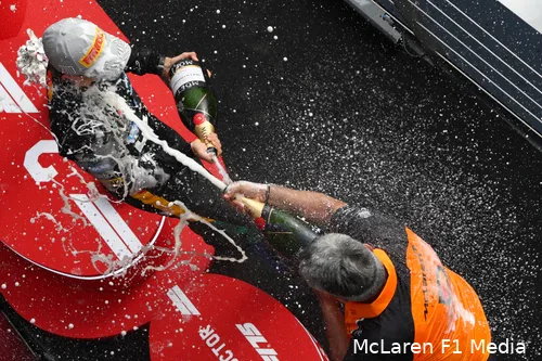 oscar piastri podium silverstone 2025