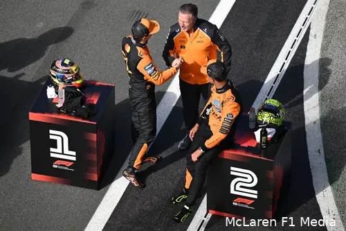 mclaren-oscar-piastri-lando-norris-zak-brown-gp-nederland-2025-zaterdag-2