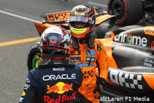 oscar-piastri-mclaren-max-verstappen-red-bull-racing-gp-nederland-2025-zondag-3