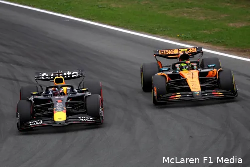 oscar-piastri-mclaren-max-verstappen-red-bull-racing-gp-nederland-2025-zondag