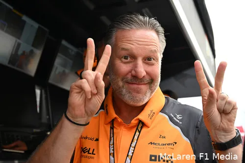 zak-brown-mclaren-gp-hongarije-2025-zondag-2