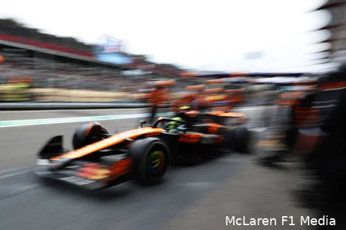 lando-norris-mclaren-gp-azerbeidzjan-2025-zondag-2