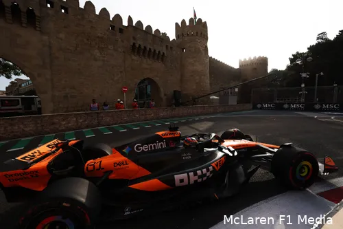 oscar-piastri-mclaren-baku-vrijdag (8)
