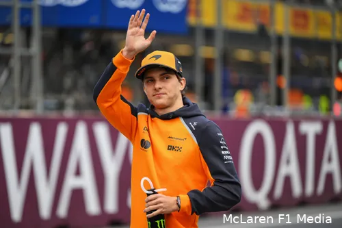 oscar-piastri-mclaren-gp-azerbeidzjan-2025-zondag-4