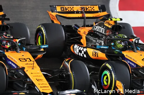 lando-norris-mclaren-gp-singapore-2025-zondag-oscar-piastri