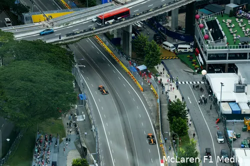 lando-norris-oscar-piastri-mclaren-vrijdag-singapore-2025