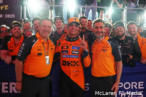 mclaren-lando-norris-andrea-stella-2025-singapore