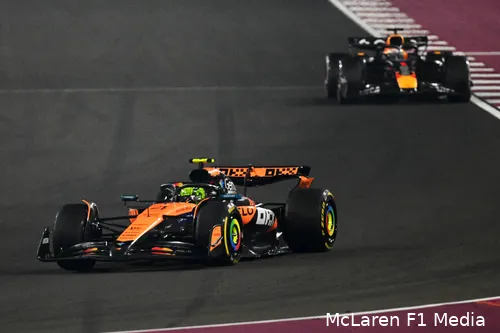 lando-norris-mclaren-gp-qatar-2025-zondag-max-verstappen