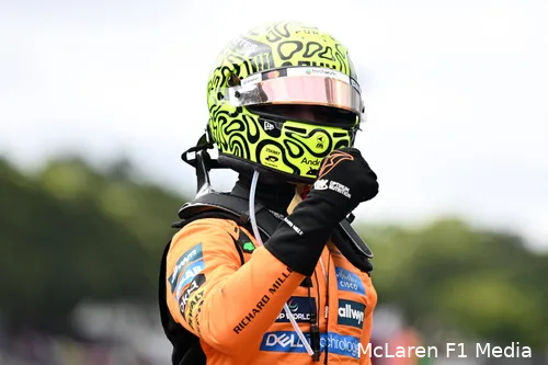 lando-norris-mclaren-gp-sao-paulo-brazilie-2025-zondag