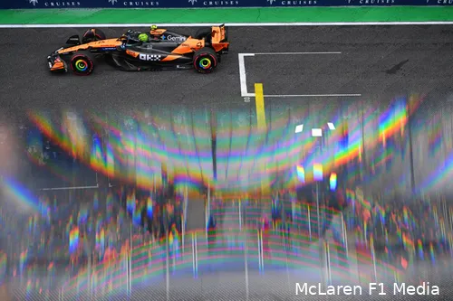 lando-norris-mclaren-gp-sao-paulo-brazilie-2025-zondag
