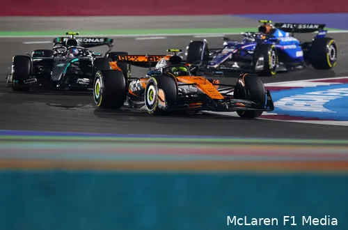 oscar-piastri-mclaren-max-verstappen-red-bull-racing-gp-qatar-2025-zondag-carlos-sainz-andrea-kimi-antonelli