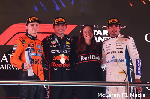 oscar-piastri-mclaren-max-verstappen-red-bull-racing-sainz-carlos-williams-gp-qatar-2025-zondag-hannah-schmitz-2