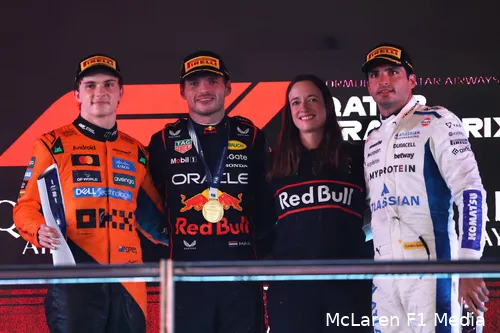 oscar-piastri-mclaren-max-verstappen-red-bull-racing-sainz-carlos-williams-gp-qatar-2025-zondag-hannah-schmitz